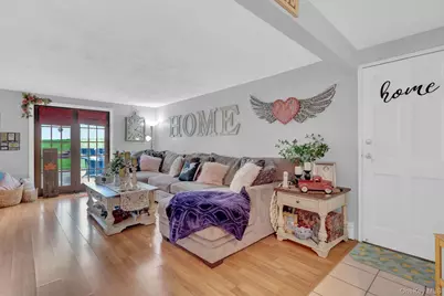 12 Croydon Avenue, Ronkonkoma, NY 11779 - Photo 5