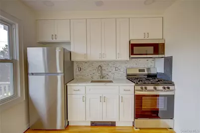 439 W Walnut Street, Long Beach, NY 11561 - Photo 3