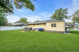 10 Fruitwood Ln, Commack, NY 11725 - Photo 25