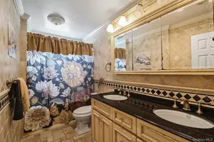 35 Peppermint Rd, Commack, NY 11725 - Photo 9