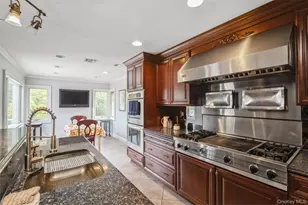35 Peppermint Rd, Commack, NY 11725 - Photo 7