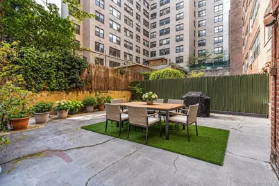 310 E 70th Street #1A, New York, NY 10021 - Photo 15