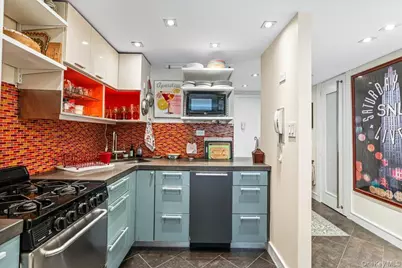 310 E 70th Street #1A, New York, NY 10021 - Photo 7