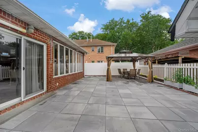 24420 73rd Avenue, Little Neck, NY 11362 - Photo 23
