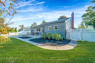 29 Edgewater Ave, Bayport, NY 11705 - Photo 3