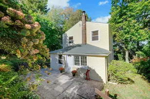 118 Circular St, Thornwood, NY 10594 - Photo 3