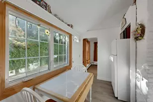 118 Circular St, Thornwood, NY 10594 - Photo 15