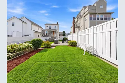 221 Edgewood Avenue, Yonkers, NY 10704 - Photo 37