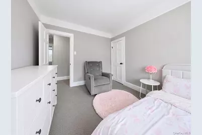 221 Edgewood Avenue, Yonkers, NY 10704 - Photo 25