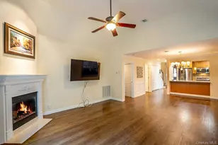 32 Coral Ln, Sayville, NY 11782 - Photo 9