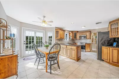 156 Jamaica Avenue, Medford, NY 11763 - Photo 15