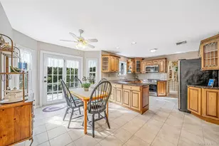 156 Jamaica Ave, Medford, NY 11763 - Photo 15
