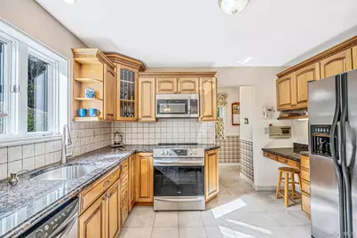 156 Jamaica Avenue, Medford, NY 11763 - Photo 11