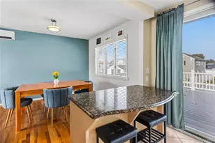 34 Knoll St, Lindenhurst, NY 11757 - Photo 9
