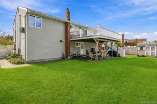 34 Knoll St, Lindenhurst, NY 11757 - Photo 27