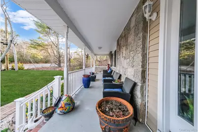 231 W Woodside Avenue, Patchogue, NY 11772 - Photo 29