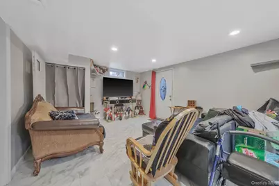 231 W Woodside Avenue, Patchogue, NY 11772 - Photo 13