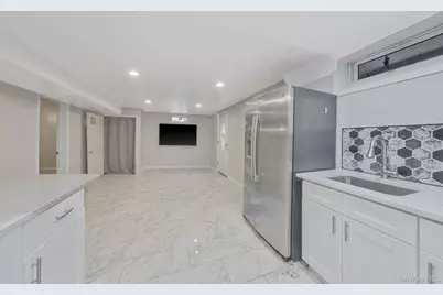 231 W Woodside Avenue, Patchogue, NY 11772 - Photo 15
