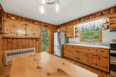 10 Barrett Drive, Hopewell Junction, NY 12533 - Photo 9