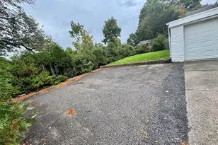 11 Lee Ct, Great Neck, NY 11024 - Photo 3