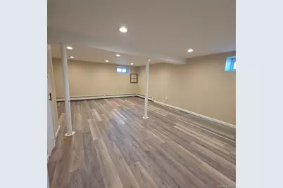 882 Leeds Court, North Bellmore, NY 11710 - Photo 9