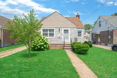 35 79th Avenue, New Hyde Park, NY 11040 - Photo 1