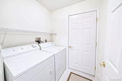 138 Maya Circle, Central Islip, NY 11722 - Photo 13