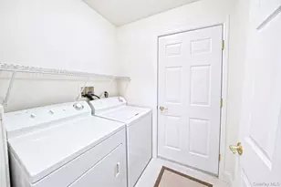 138 Maya Cir, Central Islip, NY 11722 - Photo 13