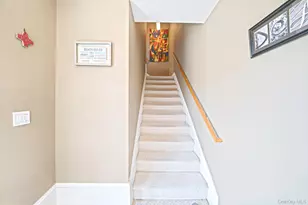 138 Maya Cir, Central Islip, NY 11722 - Photo 3