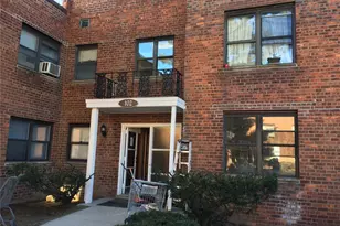 112 Division, Levittown, NY 11756 - Photo 3
