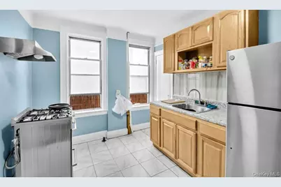 95-03 Cresskill Place, Jamaica, NY 11435 - Photo 11