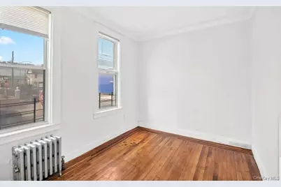 95-03 Cresskill Place, Jamaica, NY 11435 - Photo 17