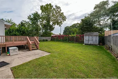 5 Floyd Street, North Babylon, NY 11703 - Photo 23