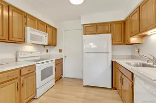 9 Revere Dr, Sayville, NY 11782 - Photo 5