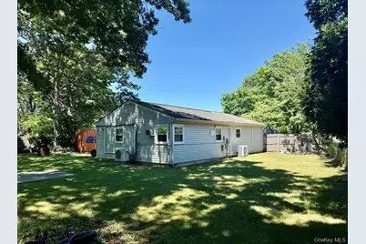 142 Palmer Street, Brentwood, NY 11717 - Photo 17