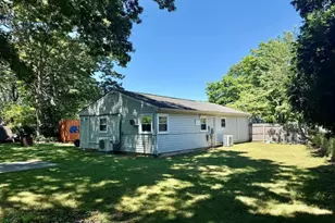 142 Palmer St, Brentwood, NY 11717 - Photo 17
