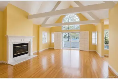 5 Deep Woods Court, Glen Cove, NY 11542 - Photo 3