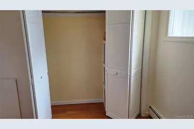 [Address not provided], Levittown, NY 11756 - Photo 11