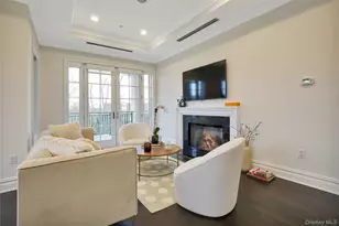 1000 Royal Ct, North Hills, NY 11040 - Photo 5