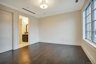 1000 Royal Ct, North Hills, NY 11040 - Photo 9