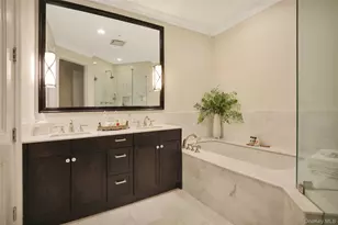 1000 Royal Ct, North Hills, NY 11040 - Photo 25