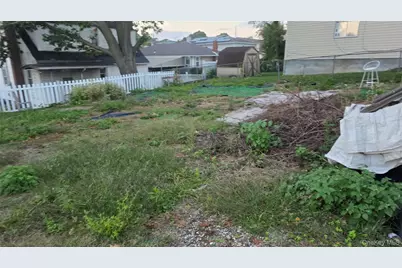 44 Carnegie Avenue, Elmont, NY 11003 - Photo 3