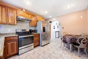 10 Francisco Ave, Central Islip, NY 11722 - Photo 13