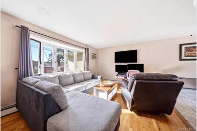 10 Francisco Avenue, Central Islip, NY 11722 - Photo 7
