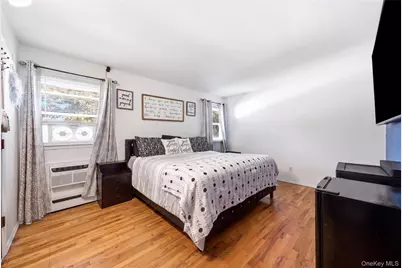 10 Francisco Avenue, Central Islip, NY 11722 - Photo 21