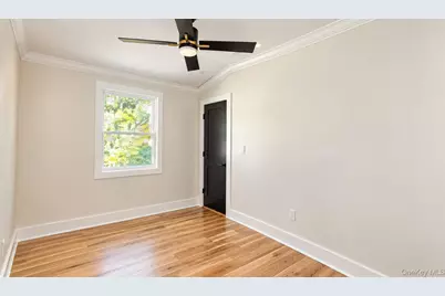 7 Shoreham Drive W, Dix Hills, NY 11746 - Photo 37