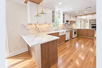 7 Shoreham Drive W, Dix Hills, NY 11746 - Photo 17