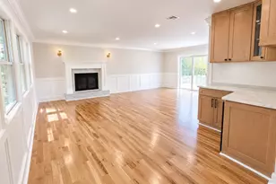 7 Shoreham Dr W, Dix Hills, NY 11746 - Photo 13