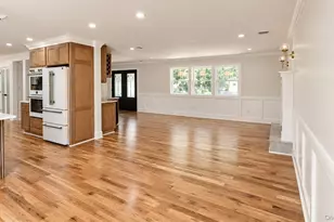 7 Shoreham Dr W, Dix Hills, NY 11746 - Photo 21