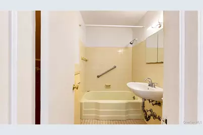 66-36 Yellowstone Boulevard #A20, Forest Hills, NY 11375 - Photo 21